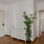 公寓 Bright With Balcony In *