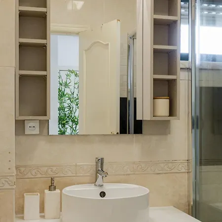 Apartman Bright With Balcony In
