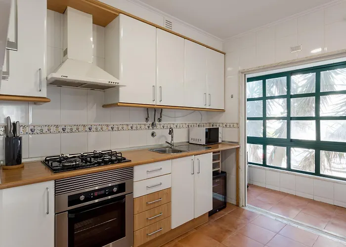 Bright With Balcony In Lejlighed Cascais